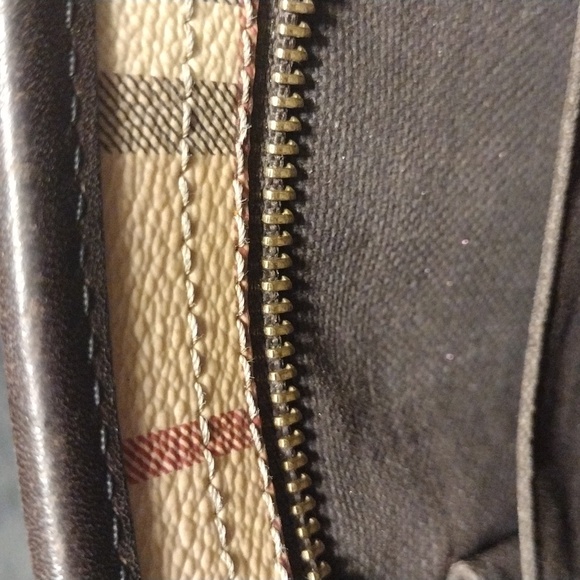 Burberry shoulder bag large tote style. - Picture 8 of 8